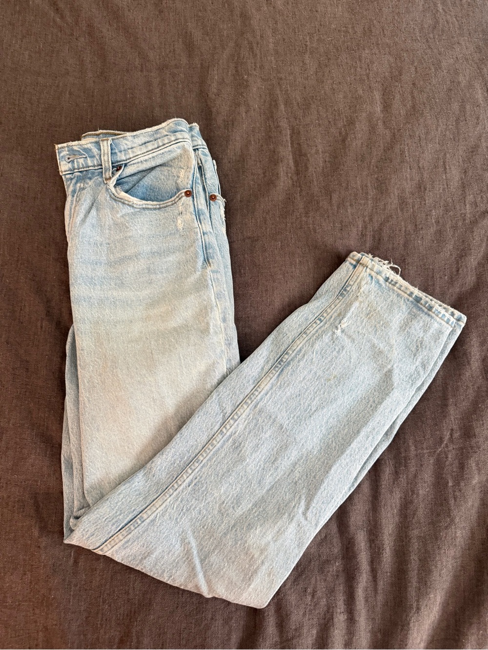 Abercrombie light wash 90’s straight ulta high rise